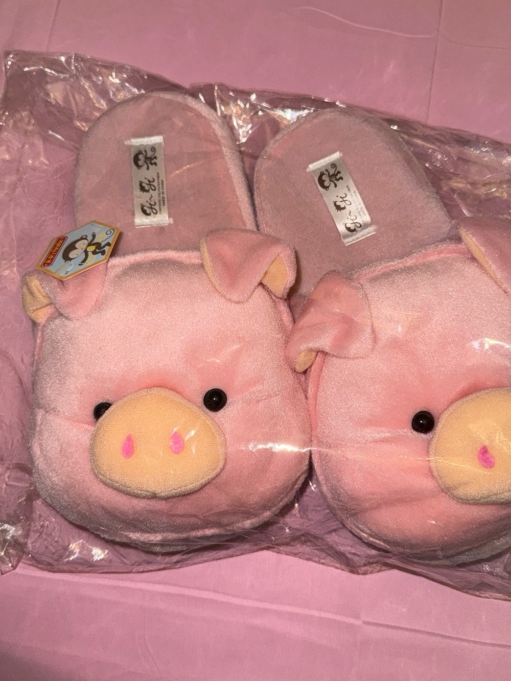 Gigi’s Paradise  Pink Plush Pig Slip-On Slippers